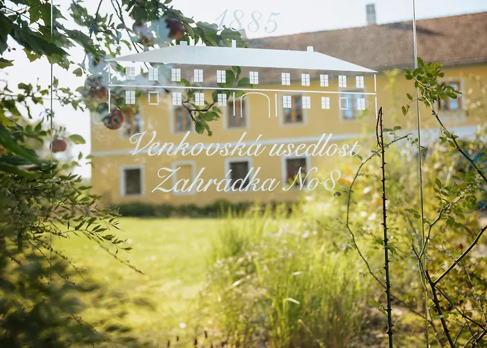 Statek Zahradka 아파트 *